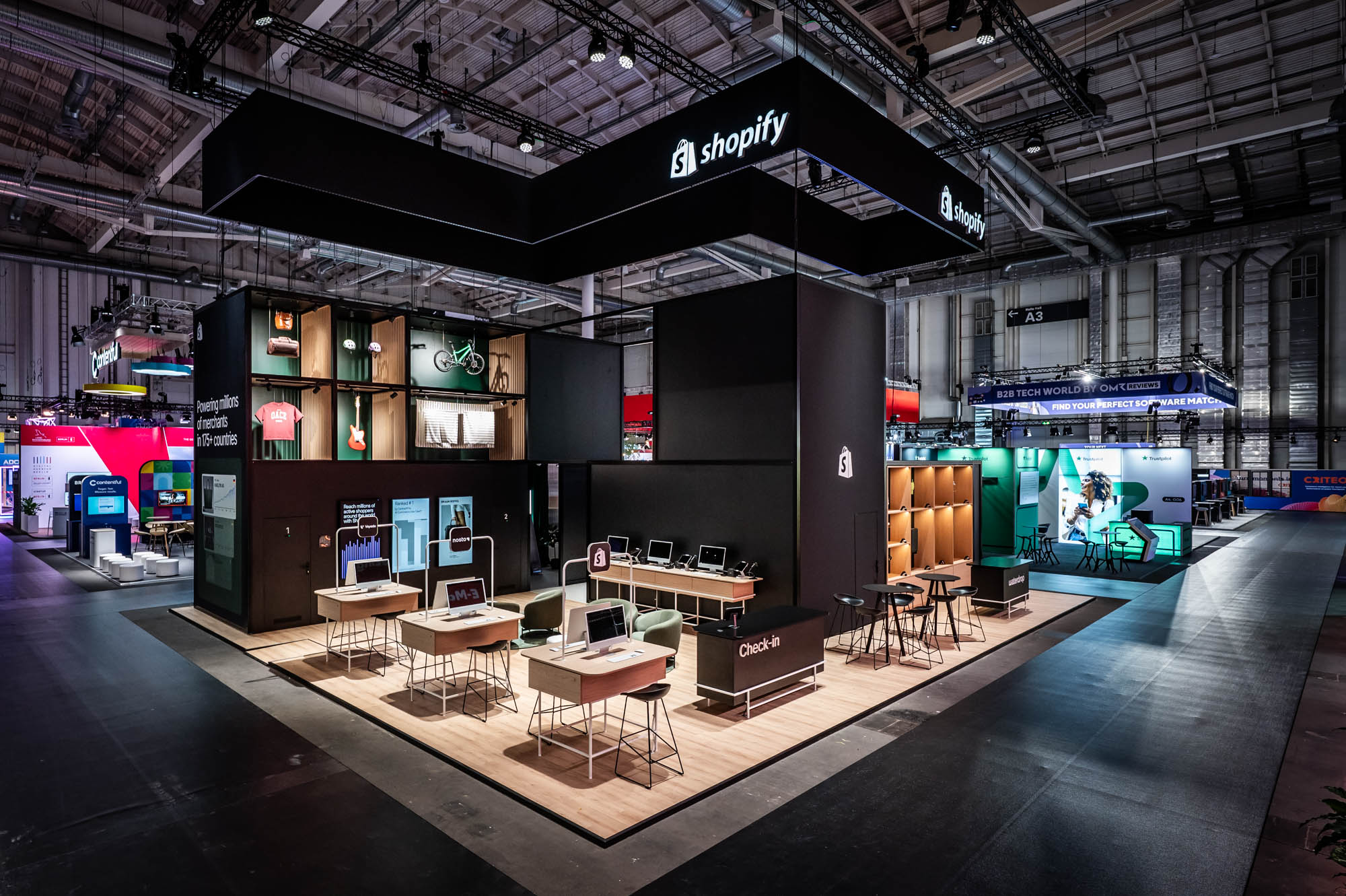 shopify OMR Hamburg 2026 Messestand von Shopify auf der OMR in Hamburg