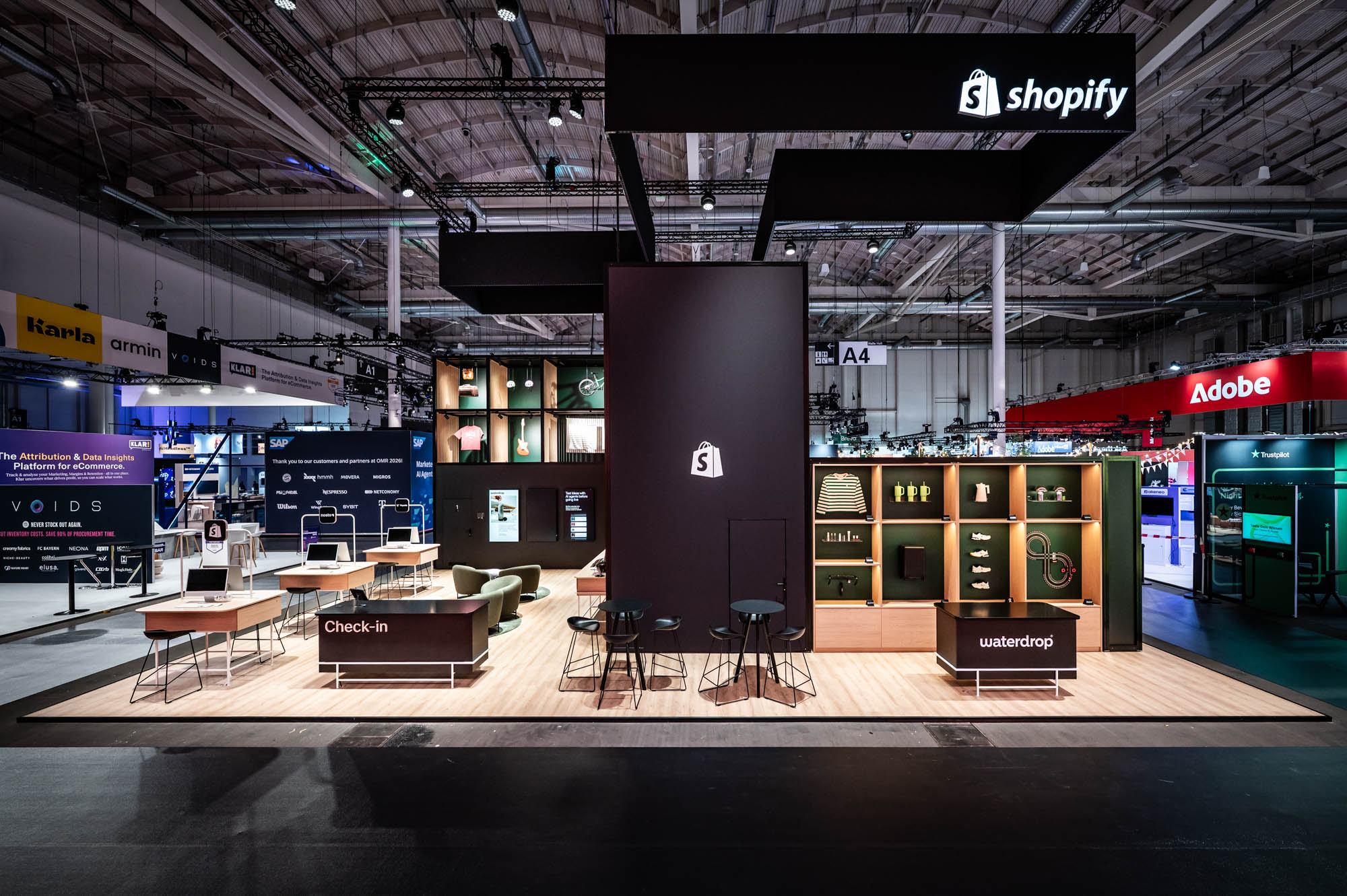 shopify OMR Hamburg 2026 Messestand von Shopify auf der OMR in Hamburg