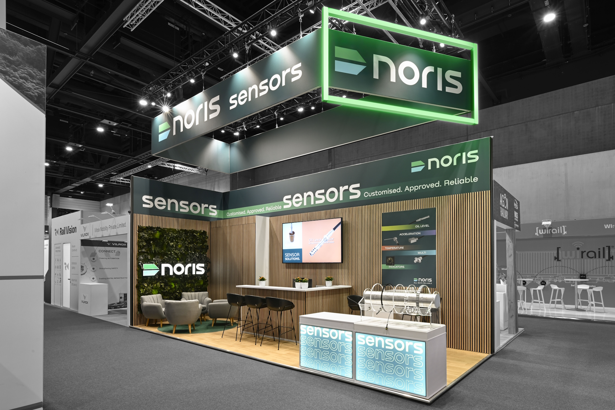 PREUSS Noris Innotrans 2026 9616.bw Messestand von Noris auf der Messe Innotrans